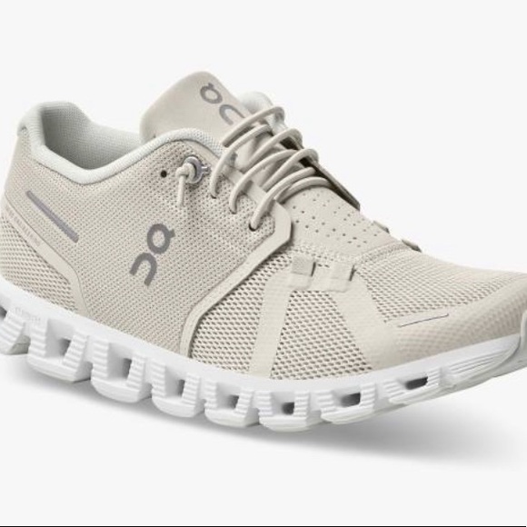 OnCloud 5 Running Shoes Brand New - Picture 1 of 3